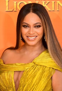 beyonce-the-lion-king-premiere-in-london-15.jpg