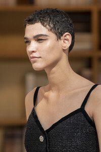 chanel-hc-clp-rf19-0472.thumb.jpg.0be54e61b4c9ddcfe77d9a22f2a57873.jpg