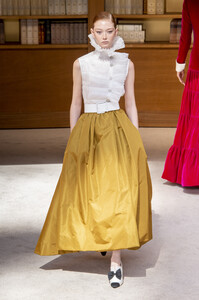 chanel-hc-rf19-3907.thumb.jpg.7546000ccb47682cc790204ad46d46cf.jpg