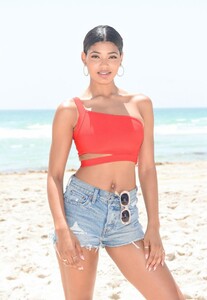 danielle-herrington-si-mix-off-at-the-model-mixology-competition-in-miami-beach-07-14-2019-2.jpg