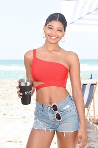danielle-herrington-si-mix-off-at-the-model-mixology-competition-in-miami-beach-07-14-2019-6.jpg