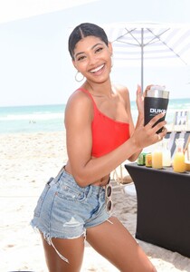 danielle-herrington-si-mix-off-at-the-model-mixology-competition-in-miami-beach-07-14-2019-9.jpg