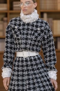 detail-defile-chanel-automne-hiver-2019-2020-paris-detail-26.thumb.jpg.05b30ab7909209f2dea5a2f9752cfb87.jpg