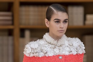 detail-defile-chanel-automne-hiver-2019-2020-paris-detail-55.thumb.jpg.9d6a40677735497422bfc6446d3d7585.jpg