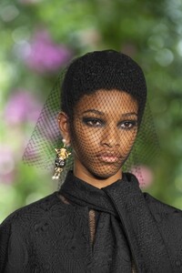 detail-defile-christian-dior-automne-hiver-2019-2020-paris-detail-103.thumb.jpg.c2707b2ed3786a531451963d169c4bf1.jpg