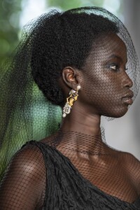 detail-defile-christian-dior-automne-hiver-2019-2020-paris-detail-52.thumb.jpg.9cba3ff0789dcdf5a8c12df747226d4b.jpg