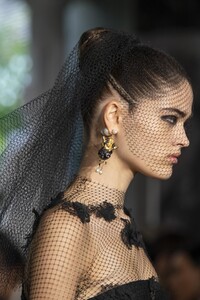 detail-defile-christian-dior-automne-hiver-2019-2020-paris-detail-96.thumb.jpg.0b4ac562b0a35c69db9b4e6463c1465f.jpg