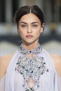 detail-defile-ralph-amp-russo-automne-hiver-2019-2020-paris-detail-39.thumb.jpg.7e3bdfb2580da6f3436ab0c1cc1d20cc.jpg