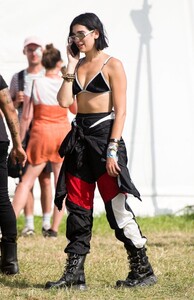 dua-lipa-2019-glastonbury-festival-at-worthy-farm-in-pilton-06-28-2019-8.jpg