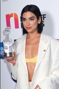 dua-lipa-nordoff-robbins-o2-silver-clef-awards-2019-10.jpg