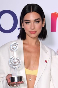 dua-lipa-nordoff-robbins-o2-silver-clef-awards-2019-15.jpg