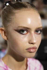 elie-saab-hc-bks-m-rf19-0380.thumb.jpg.9e9b68a7220ab1d531eb17c49c392fa9.jpg