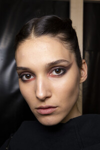 elie-saab-hc-bks-m-rf19-0438.thumb.jpg.e2dc9db378bdf614a5c773647188bda7.jpg