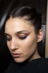 elie-saab-hc-bks-m-rf19-0440.thumb.jpg.3cd883b620b1519aab93e549814dcec8.jpg