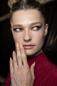 elie-saab-hc-bks-m-rf19-0488.thumb.jpg.43d076a2907bf623bdd681ab32aa7525.jpg