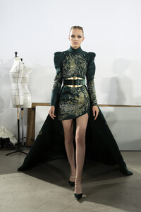 elie-saab-hc-bks-m-rf19-0618.thumb.jpg.e25c89db5c6831a5a8cc331d0e59b9d0.jpg