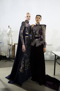 elie-saab-hc-bks-m-rf19-0646.thumb.jpg.5d0b6705c56ac69b520bea9af2fa788e.jpg