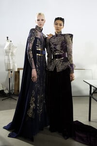 elie-saab-hc-bks-m-rf19-0649.thumb.jpg.ed3223f5a2665bb59352398d3b345095.jpg