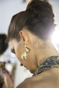 elie-saab-hc-bks-m-rf19-0769.thumb.jpg.eefa07ff2a9288240213225da0dfa2ff.jpg