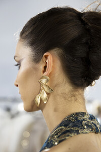 elie-saab-hc-bks-m-rf19-0772.thumb.jpg.d95a0c86f675a5d31708b18282fe3998.jpg