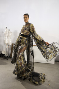 elie-saab-hc-bks-m-rf19-0811.thumb.jpg.1a42d1f14d3dbba20804ebc7248609f8.jpg