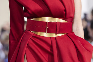 elie-saab-hc-clp-rf19-1462.thumb.jpg.c805c7161c508937e01b4aabf548e473.jpg