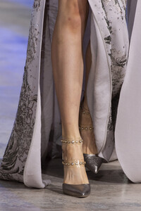 elie-saab-hc-clp-rf19-1548.thumb.jpg.386b1e01c78ef7822d1af92c39d5d090.jpg