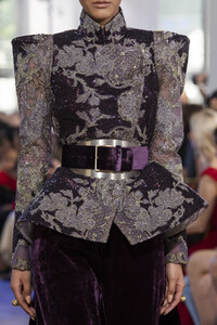 elie-saab-hc-clp-rf19-1567.thumb.jpg.d1ee306c0472360a4713cf95e9bf52aa.jpg