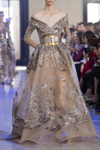 elie-saab-hc-clp-rf19-1593.thumb.jpg.c9820c492b04c81ad7ac91cd0117118b.jpg
