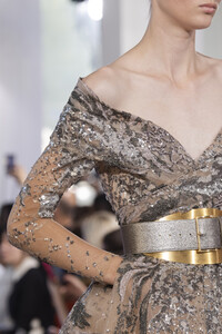 elie-saab-hc-clp-rf19-1607.thumb.jpg.5fc91df6e1b26bf1b9b3a755211c8973.jpg