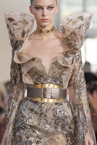 elie-saab-hc-clp-rf19-1618.thumb.jpg.bee62fd2026ac6a4837c0dff06a613fd.jpg