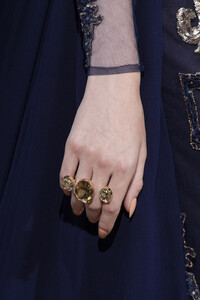 elie-saab-hc-clp-rf19-1818.thumb.jpg.baa0f61d9516d2b032047a854146ea22.jpg
