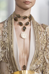 elie-saab-hc-clp-rf19-1928.thumb.jpg.aec8af714c2ede4480a91012e24148ae.jpg