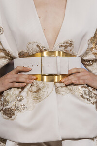 elie-saab-hc-clp-rf19-1952.thumb.jpg.4ca476838a722a80db2df447f6a31b0e.jpg