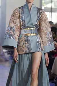 elie-saab-hc-clp-rf19-2137.thumb.jpg.9dffd0c8df1abdf9c3b63c273b0885cd.jpg