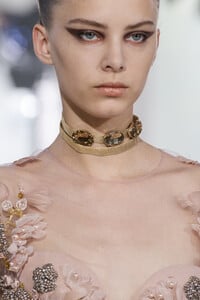 elie-saab-hc-clp-rf19-2236.thumb.jpg.246aa3efeb003383b1202d6988c1f1f7.jpg
