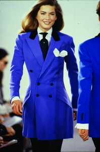 fashion-photography-archive-image-work-image----batch1----fullSize----103889_103889-26_0050_fs.jpg.thumb.jpg.684b806fa6730b0900ca3e7f713690c1.jpg
