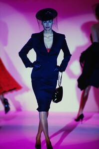 fashion-photography-archive-image-work-image----batch2WM----fullSize----103912_103912-7_0124_fs.jpg.thumb.jpg.75444b7ff110b48f9b4e8d906bdf0605.jpg