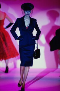 fashion-photography-archive-image-work-image----batch2WM----fullSize----103912_103912-7_0126_fs.jpg.thumb.jpg.b35a5b2cd6dca238704cf7ceac104a89.jpg