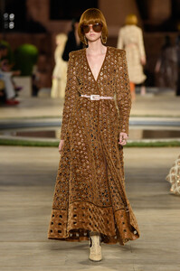 fendi-couture-fw19-gg-039(1).thumb.jpg.b4e4ca9a9c321723bd32b0edf500126f.jpg