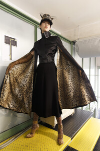 gaultier-hc-bks-m-rf19-1070.thumb.jpg.fdf71a17e6689bfbbdcc2c1faabb1608.jpg