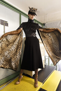gaultier-hc-bks-m-rf19-1075.thumb.jpg.8f6f909f7656429a99a98bf5cb27bfd4.jpg