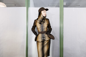 gaultier-hc-bks-m-rf19-1360.thumb.jpg.de3ce925f4be9a7a66cc0db4dd6521a5.jpg