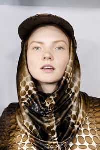 gaultier-hc-bks-m-rf19-1378.thumb.jpg.4c307bb2f617201348ebad693777d7c1.jpg