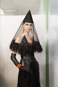 gaultier-hc-bks-m-rf19-1591.thumb.jpg.c5f5e35e210d199d48220a0291f99933.jpg