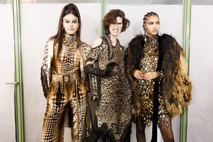 gaultier-hc-bks-m-rf19-1610.thumb.jpg.d4701c5041b43a7c31e388dc39c77c69.jpg