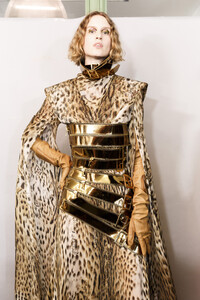 gaultier-hc-bks-m-rf19-1627.thumb.jpg.6595674fad16a7b6454cd5eac487b406.jpg