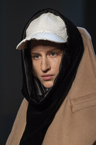gaultier-hc-clp-rf19-2597.thumb.jpg.fa9a3f36479176c85d46b27a42d8c4c8.jpg