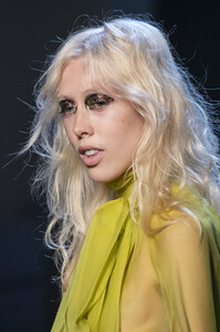 gaultier-hc-clp-rf19-2945.thumb.jpg.b97480c57f42bd4de962fcd1a5d14f78.jpg