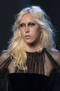 gaultier-hc-clp-rf19-3331.thumb.jpg.4897c9503e3ab06c60df5d61a24af6fe.jpg